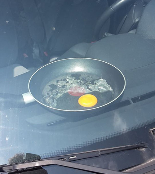 яйцо на жаре в машине