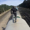 пробежка по вагонам поезда