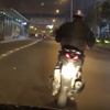 пьяный мотоциклист упал на дорогу