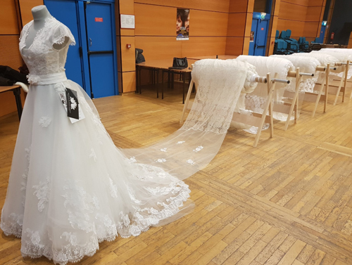свадебное платье с длинным шлейфом