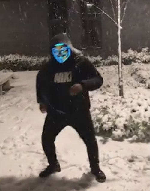 танцевальная репетиция в снегу