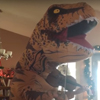 динозавр играет на скрипке