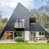 дом пирамидальной формы