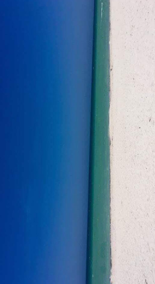 иллюзия с дверью и пляжем