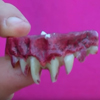 фальшивые зомби-зубы