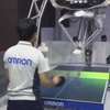 робот умеет играть в пинг-понг