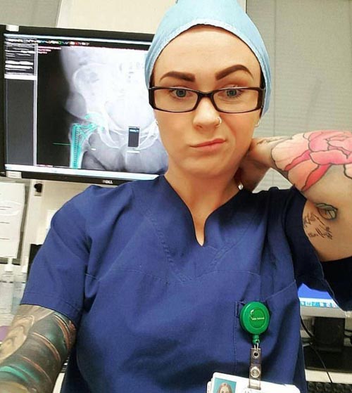 самая татуированная женщина-врач