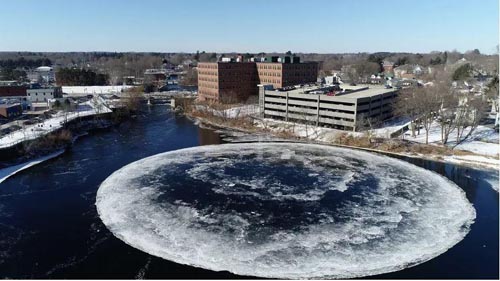 ледяной диск образовался на реке