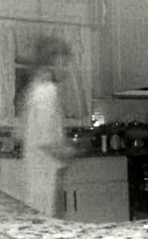 призрак умершего сына на кухне