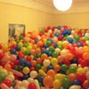 воздушные шары в комнате
