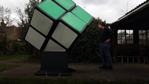 гигантский кубик рубика
