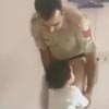 малыш и отец-полицейский