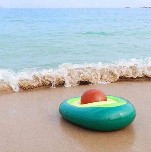 надувное авокадо для пляжа