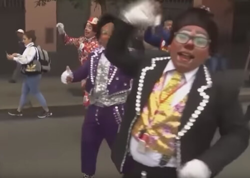необычный парад клоунов
