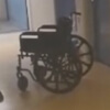 движущаяся инвалидная коляска