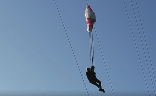 спасение смельчака с парашютом