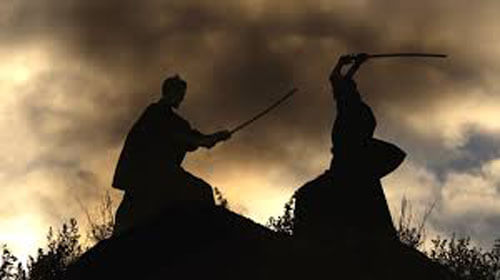 драка с женой на мечах