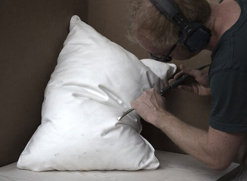 скульптурные подушки из мрамора