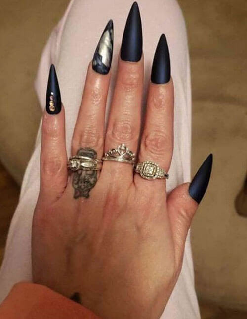 пугающие ведьминские ногти