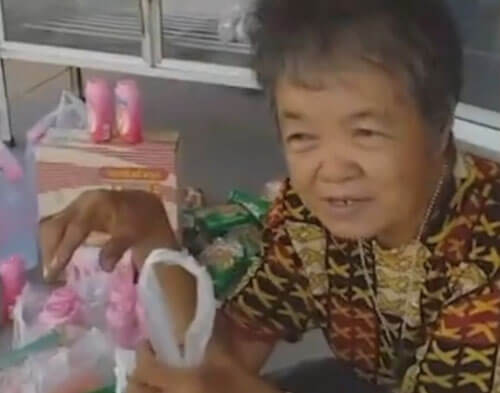 бескорыстная бабушка из таиланда