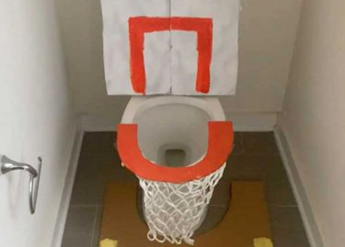 туалет в баскетбольном стиле