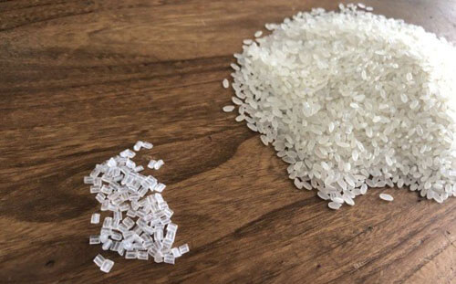 фальшивый пластиковый рис