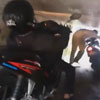 мотоциклисты мучаются в тоннеле