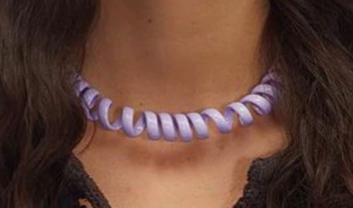 ожерелье похоже на шнур