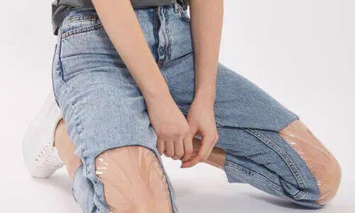 джинсы с прозрачными коленями
