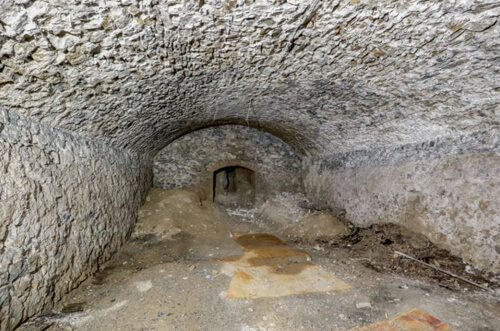 пещера в подвале дома