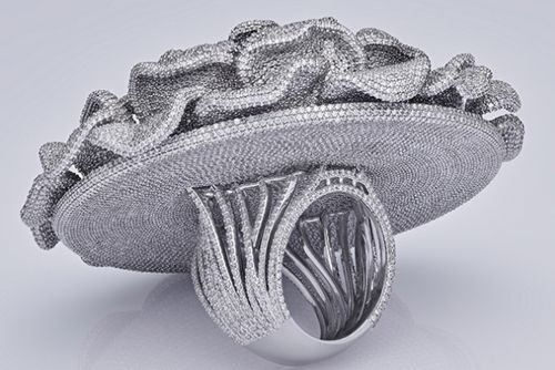 кольцо в виде гриба с бриллиантами