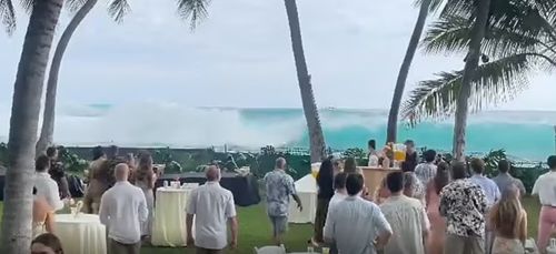 огромная волна на свадьбе
