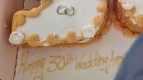 уродливый торт на годовщину