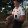 полицейские быстро поймали свинью