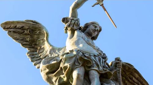 статуя архангела михаила