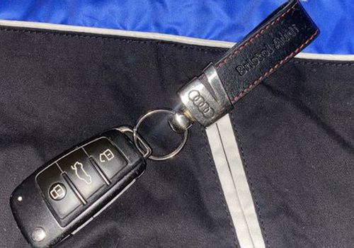ключ от машины в кармане куртки