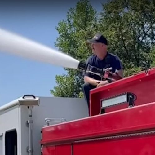 пожарные против летней жары