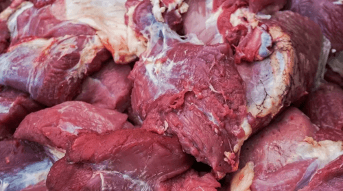 мясо в городских мусорных баках
