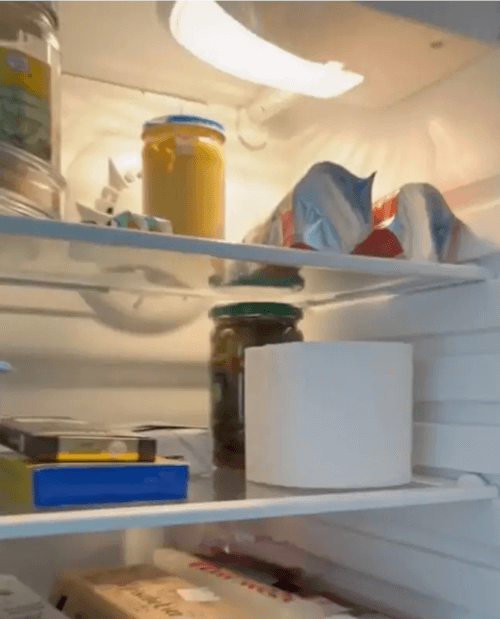 туалетная бумага в холодильнике