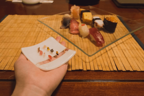 самые крошечные суши в мире