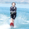 пожилая женщина на водных лыжах 