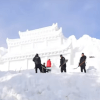 снежный дворец в горах