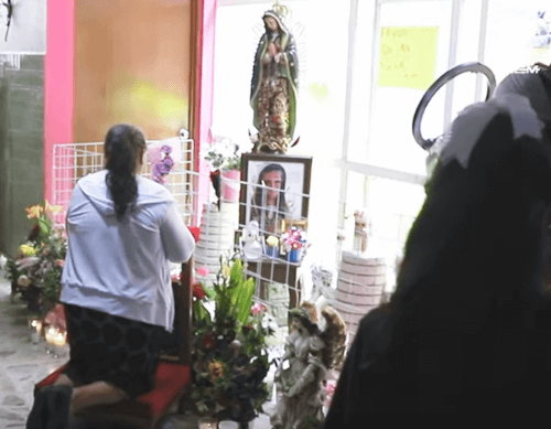 статуя девы марии плачет 