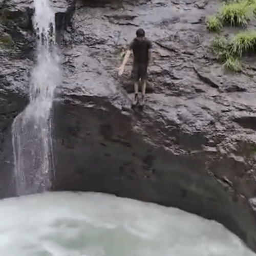 турист погиб в водопаде 