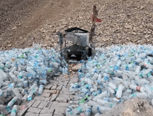 бутылки с водой для призрака