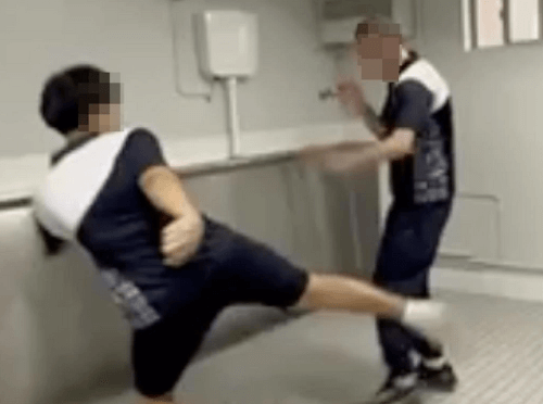 бойцовский клуб в туалете