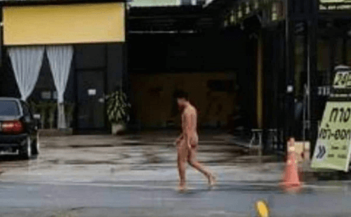 голый мужчина на рынке