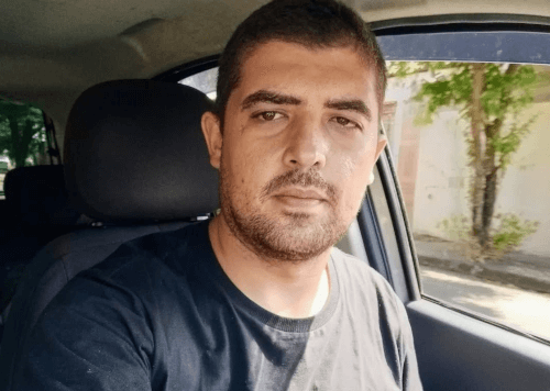 мужчину заставили пить кислоту