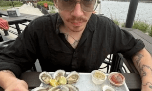 глаза наливаются кровью