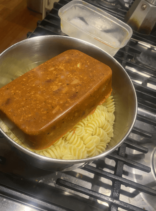 макароны с замороженным соусом